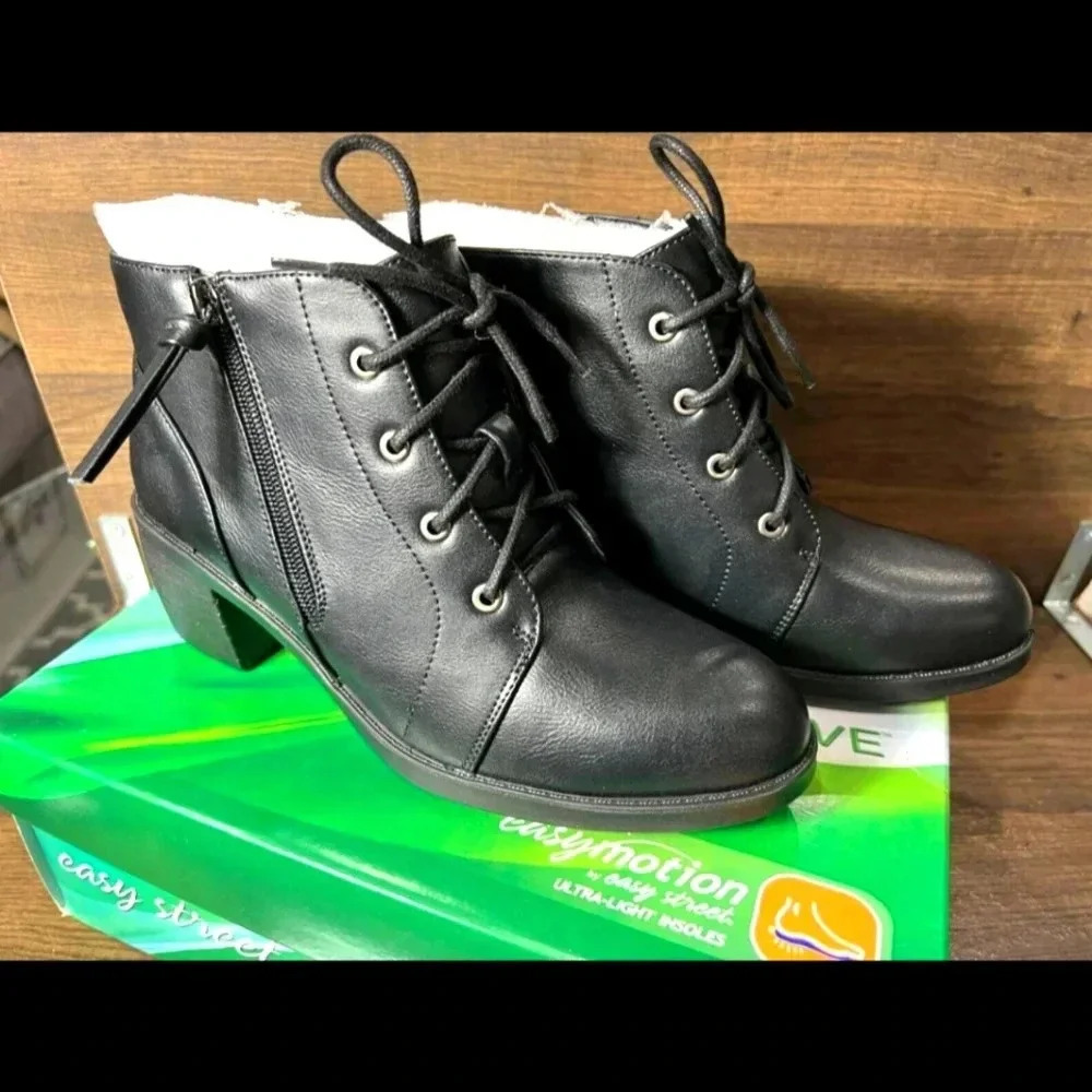 Easy Street Becker Ankle Women's Boots Size 7 M Black